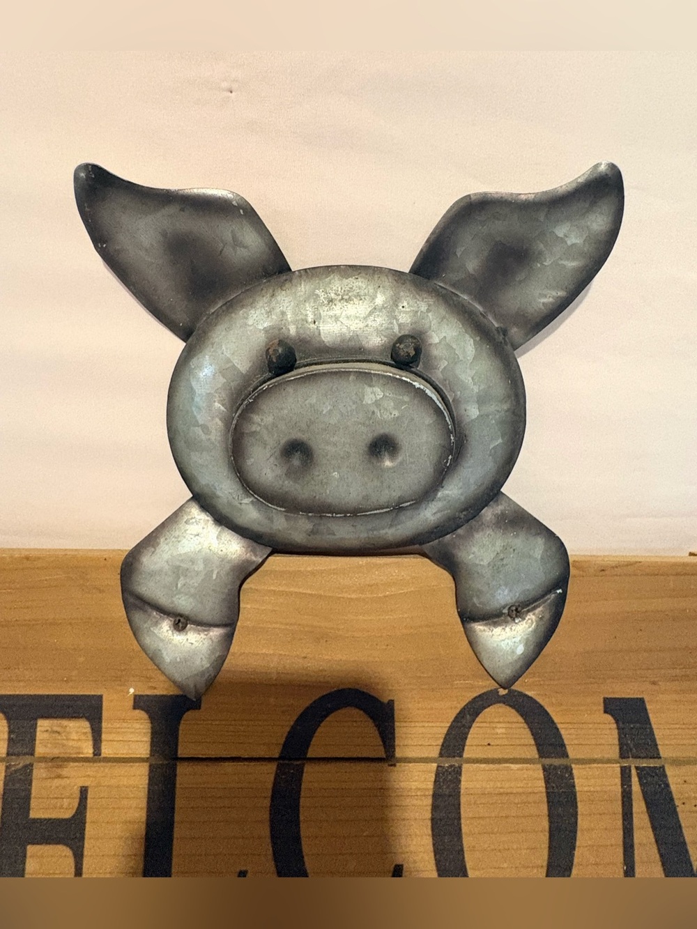 Rustic Farmhouse Pig Welcome Sign - Picture 2 of 4